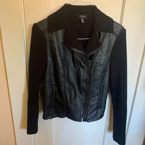 Jones New York Black Faux Leather Jacket Sz M Motorcycle Sherpa Zip Pockets Flaw